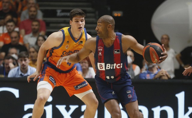 Valencia Basket se escurre en un último cuarto liderado por Baldwin para Baskonia