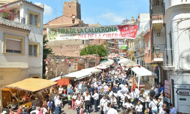 Colomer entrega el distintivo de Fiesta de Interés Turístico Autonómico al Dia de la Cirera de Serra