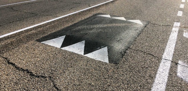 Los vecinos ganan la primera batalla: Obras Públicas quita los badenes de la CV-500