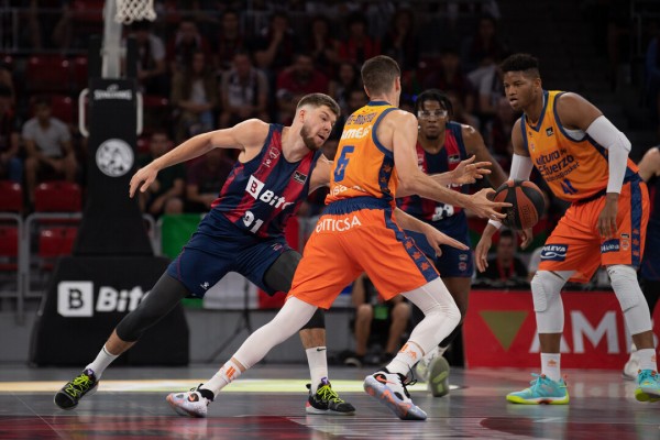 Valencia trabaja un triunfo ante Baskonia para devolver la serie a la Fonteta