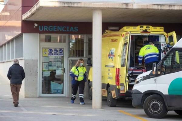 Herido un joven de 17 años al caer de un altura de 5 metros en El Palmar