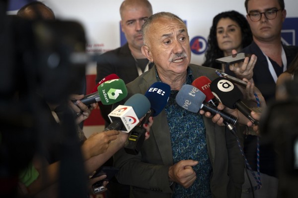 CCOO y UGT apoyan reducir la jornada laboral y ven retrógradas las críticas
