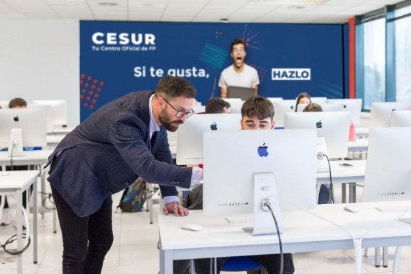 Strategik analiza la situación de la FP en España y sitúa a Cesur como el mejor centro de FP por segundo año consecutivo
