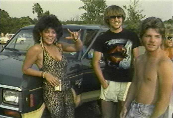 Por qué me emociono con 'Heavy Metal Parking Lot', el mejor documental de rock de todos los tiempos