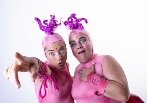 'Ruge Rosario': dansa, música i clowns al barri del Cabanyal