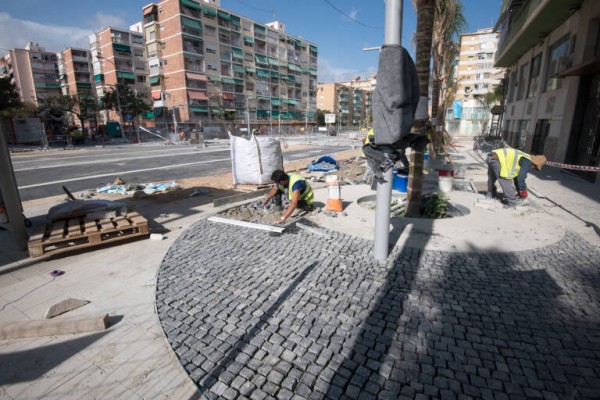 La crisis de los materiales fuerza a Alicante a subir precios en siete proyectos de mejora en barrios