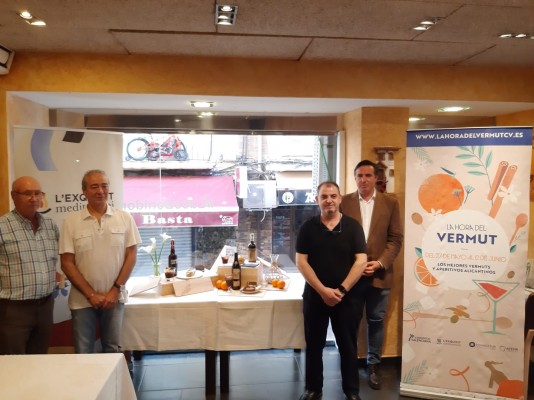 Medio centenar de propuestas en la segunda edición de 'La hora del vermut'
