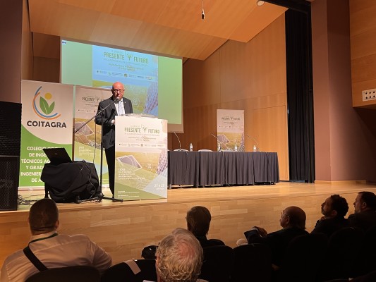 El Colegio de Técnicos Agrícolas advierte de que el agua desalada 