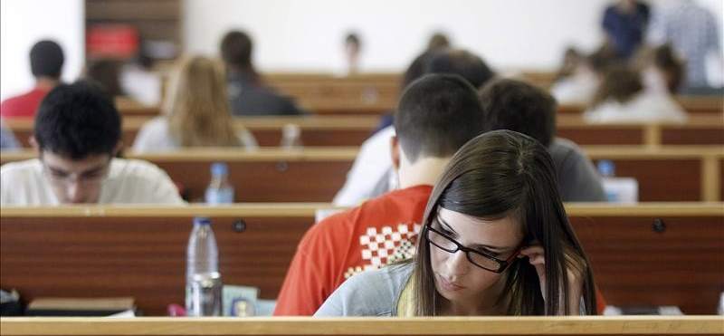 El número de jóvenes españoles que estudian en el extranjero crece un 46% en diez años