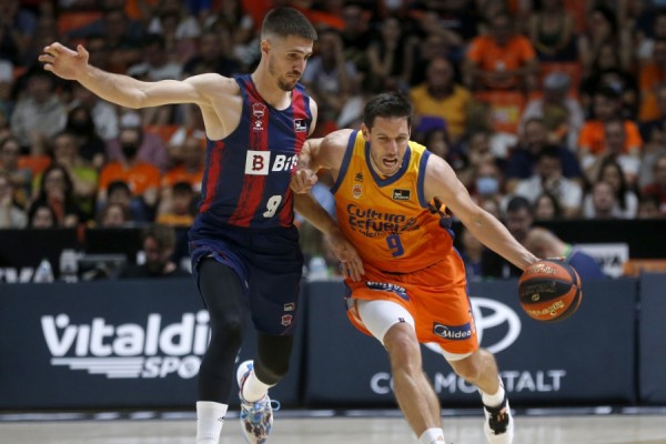 Valencia Basket busca un triunfo en Vitoria que devuelva la serie a la Fonteta
