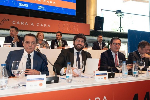 López Miras ajusta el tramo autonómico del IRPF a 600.000 murcianos para adecuarlo a la inflación