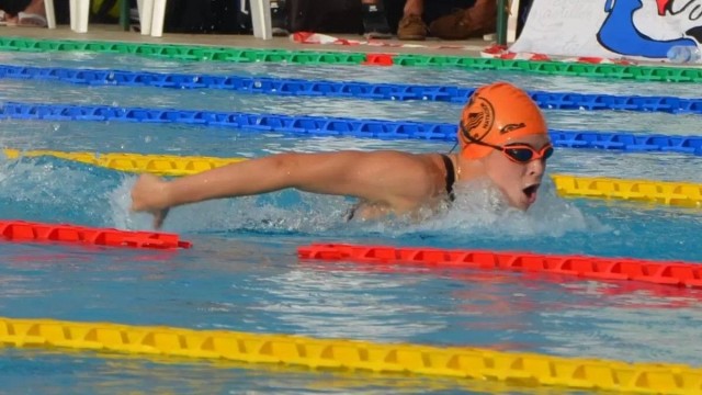 Ángela Martínez, primera valenciana en clasificarse para un Mundial en Natación y Aguas Abiertas