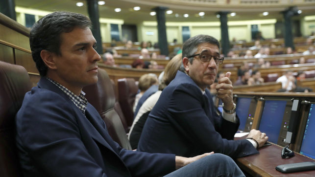 Pedro Sánchez y Patxi López juntos en el Congreso. EFE - 
