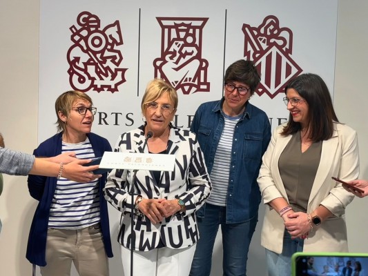 Todos contentos... de momento: el Botànic pacta 'in extremis' el macrodecreto y pospone el pulso