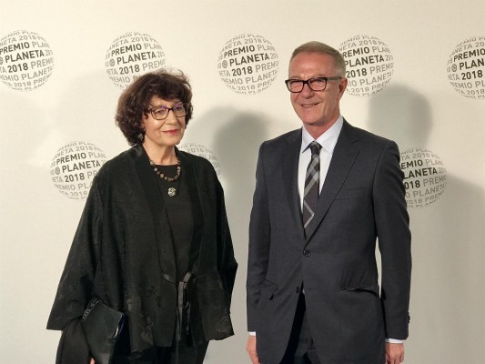 Olvido García Valdés, galardonada con el Premio Reina Sofía de Poesía Iberoamericana
