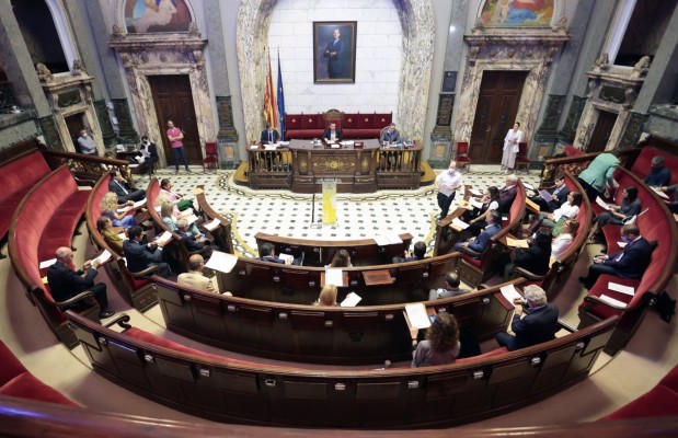 El pleno del Ayuntamiento de València apoya todas las acciones para 