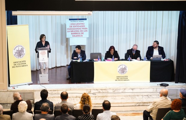 Vecinos de València exhiben conjuntamente sus quejas en un pequeño 