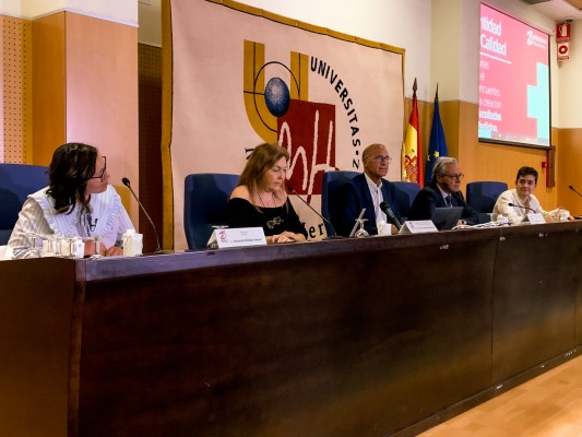 Expertos debaten en la UMH sobre la creación de más facultades de Medicina: priorizan más plazas MIR