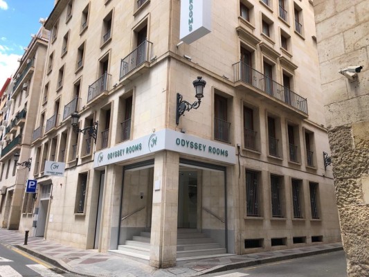 El Colegio de Farmacéuticos de Alicante abre su apartahotel de 4 estrellas bajo la marca Odyssey 