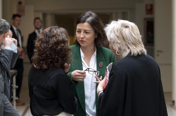 El PSOE rectifica y vota en el Senado a favor de la propuesta de ERC y Bildu para despenalizar las injurias a la Corona