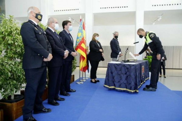 Un juez 'paraliza' la nueva oposición sobre traslados de la Policía a petición del bipartito de Alicante