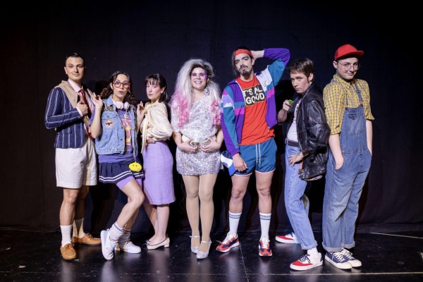 El Teatro Flumen propone un verano de nostalgia con 'Regresa a los 80'