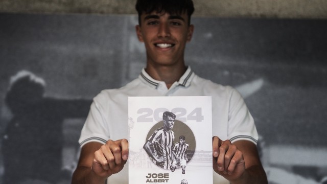 El Castellón renueva por dos temporadas al lateral izquierdo juvenil José Albert