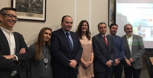 Valencia promocionará en Fitur gastronomía y cultura con las Fallas y la seda como reclamo de 2017