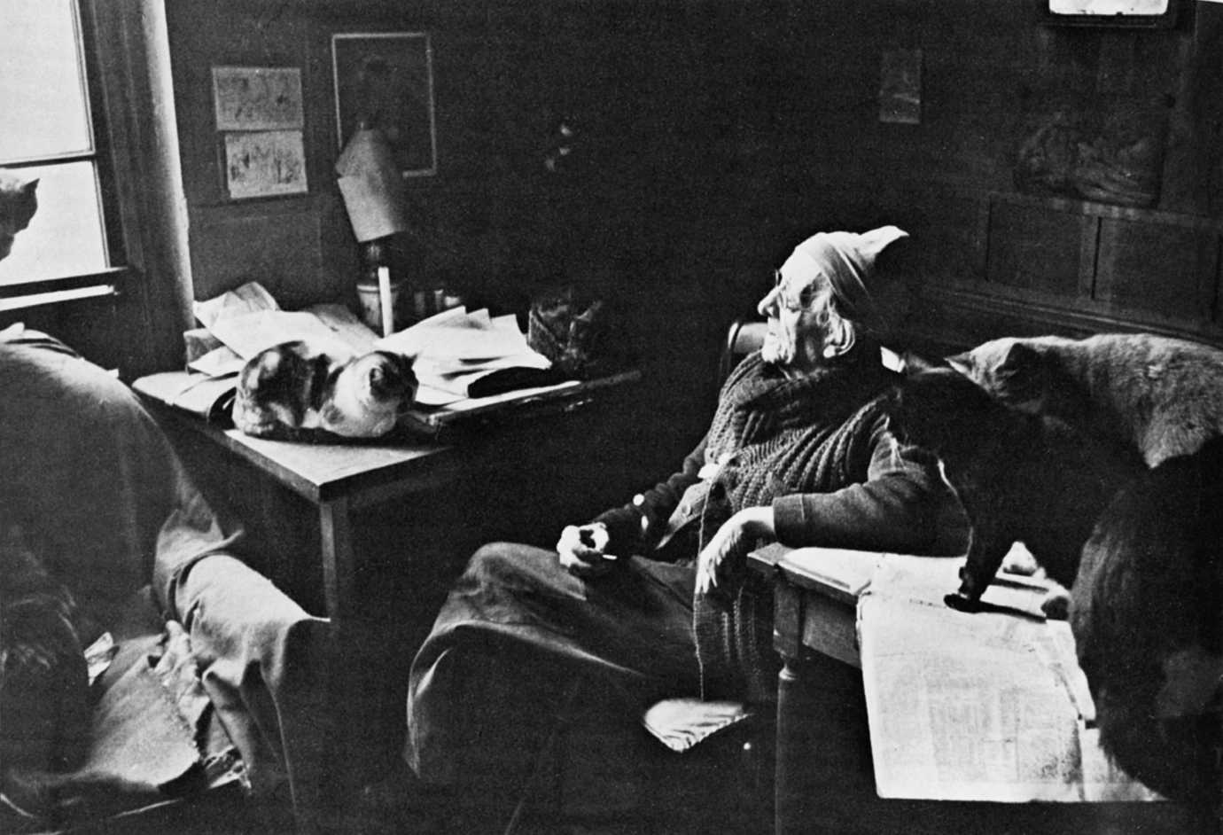 Paul Léautaud, retratado por Robert Doisneau en 1953. - 