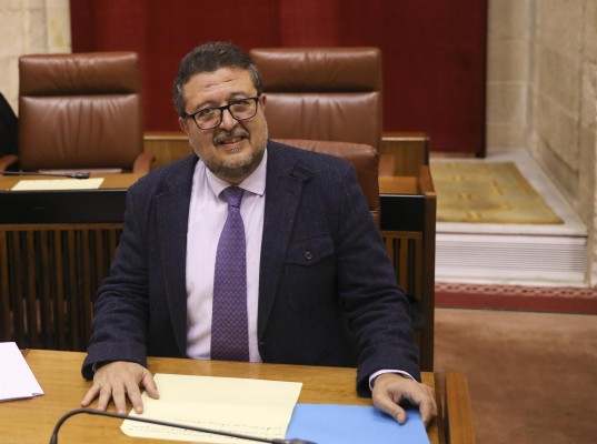 El grupo parlamentario Vox organiza una jornada del juez Serrano en Cartagena sobre 'feminismo'