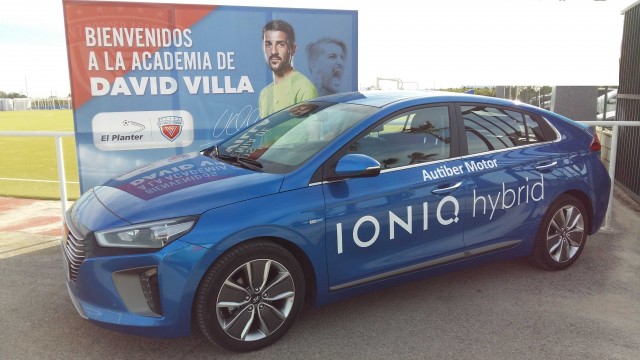 Autiber Hyundai apoya a David Villa