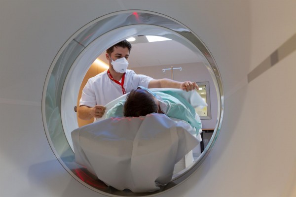 Un ensayo clínico estudia el efecto de la inmunoterapia contra el cáncer en tiempo real en tumores sólidos
