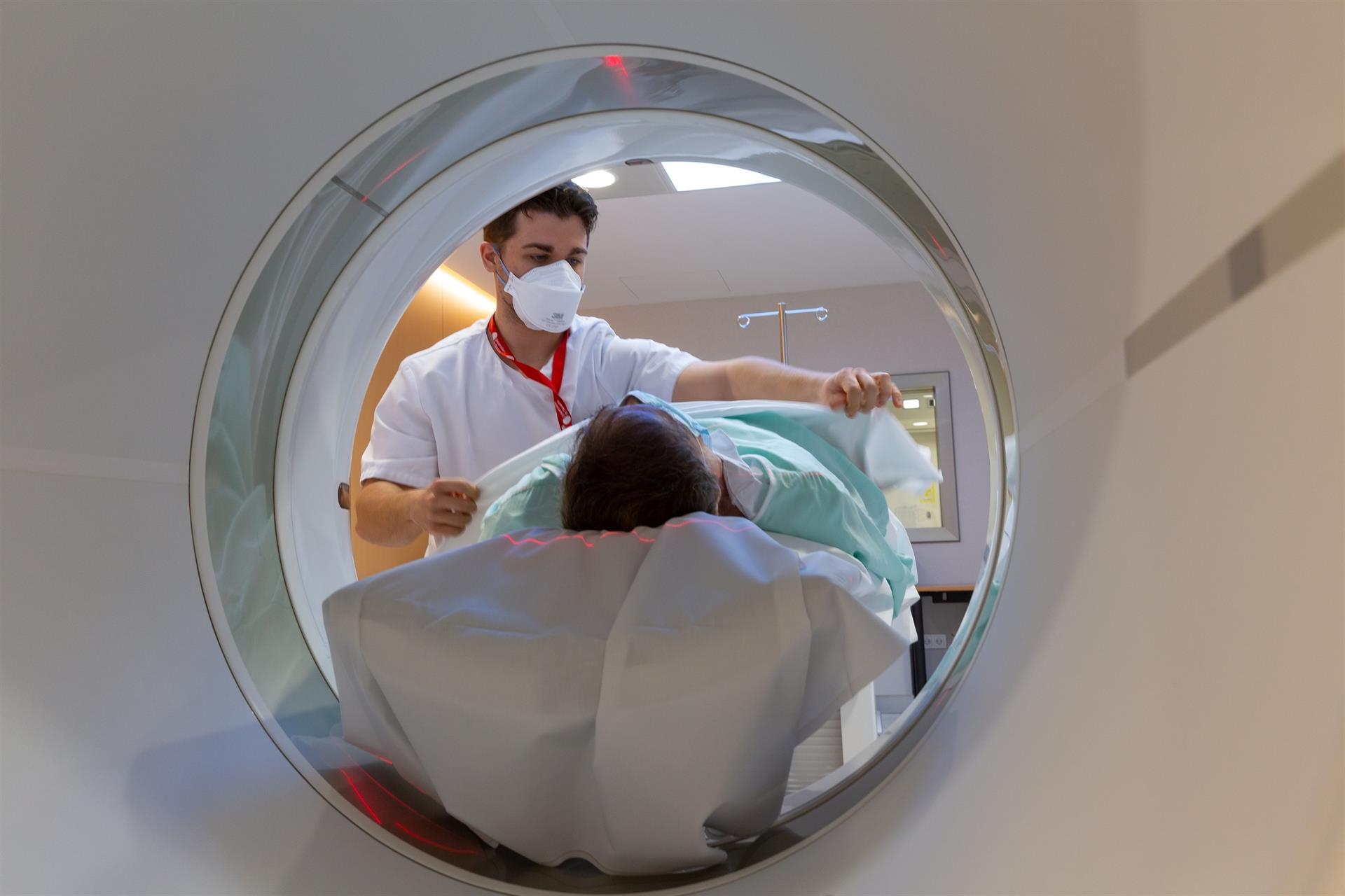 Un ensayo clínico estudia el efecto de la inmunoterapia contra el cáncer en tiempo real en tumores sólidos
