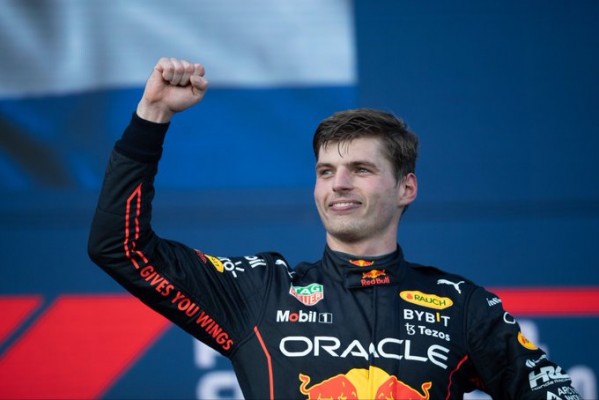Verstappen toma el liderato al firmar doblete con 'Checo' en Montmeló