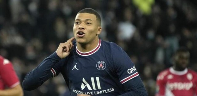 La prensa francesa celebra la continuidad de Mbappé