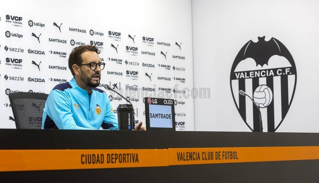 Cuarto verano seguido con el foco del Valencia en su banquillo