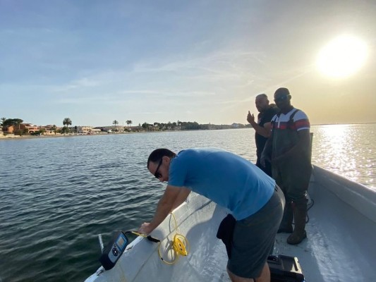 Las aguas del Mar Menor en la Ribera recuperan oxígeno tres días después de la mortandad de peces 