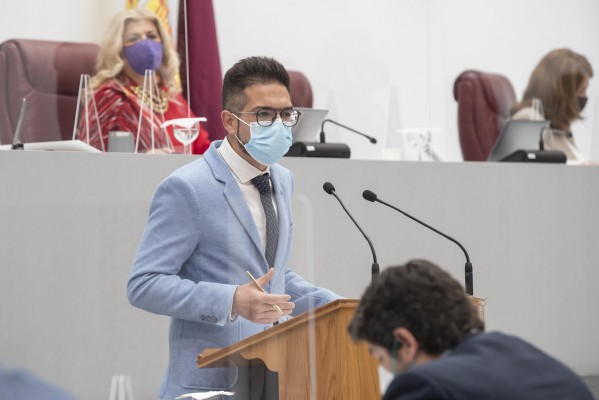 El PSOE exige la salida de la consejera Campuzano por 