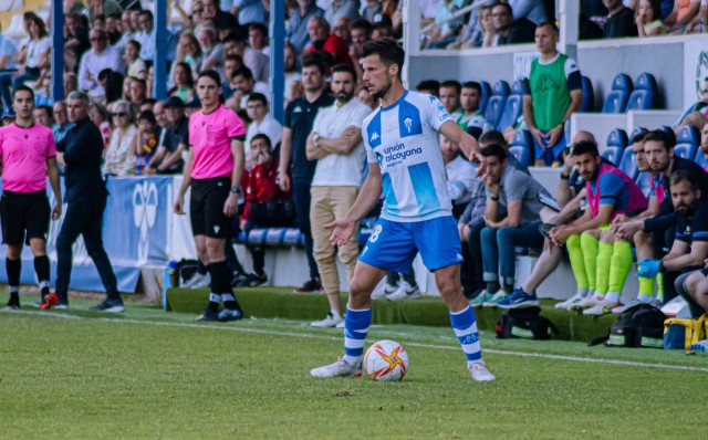 El Alcoyano apura sus opciones de promoción de ascenso en Cornellà

