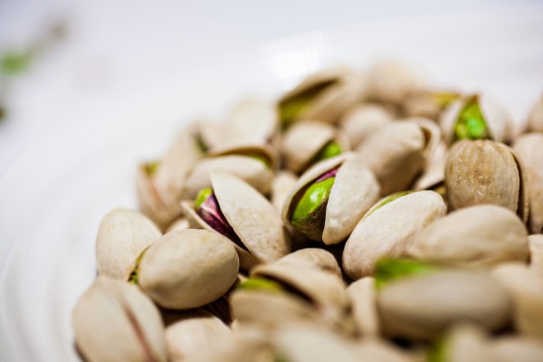 Comer pistachos alimenta el cerebro
