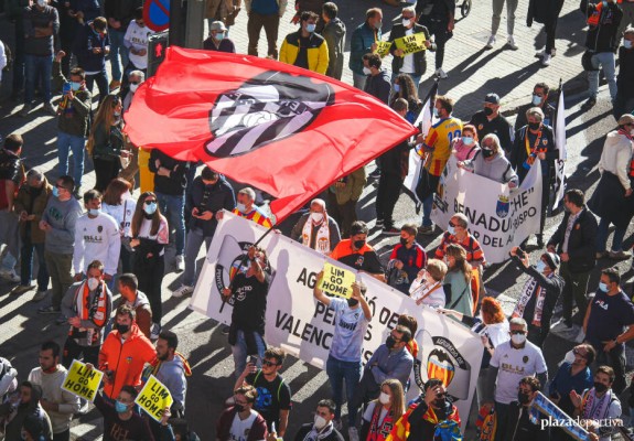 La afición prepara una tercera gran manifestación contra Lim antes del partido ante el Celta
