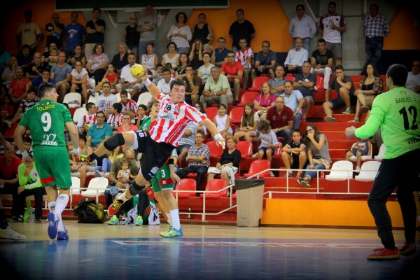 Fertiberia Puerto Sagunto y Helvetia Anaitasuna enfrentan sus urgencias
