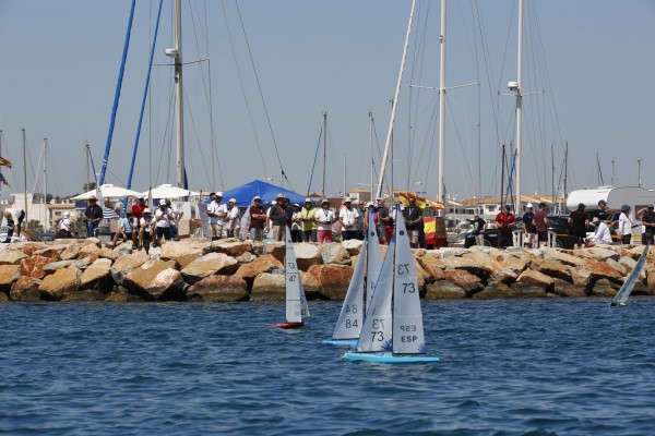  Cerca de 60 barcos se citan en el Torrevieja International Meeting IOM Class