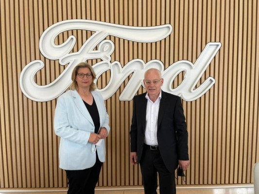 Ford esconde sus cartas a un mes de tomar la decisión entre Almussafes y Saarlouis