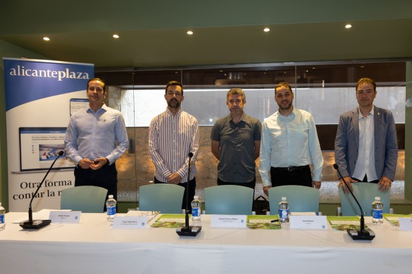 Alcaldes de la Marina Alta defienden las empresas públicas como la mejor herramienta de gestión y de ahorro de gastos

