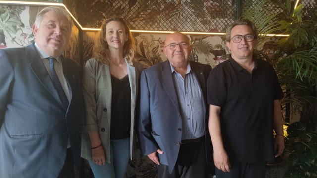 El Perelló y Fotur firman un convenio para potenciar el ocio y el turismo en la Feria del Tomate