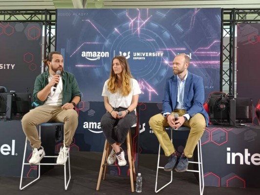 Estudiantes de la UA se proclaman ganadores del 'hackathon' organizado en el University Camp