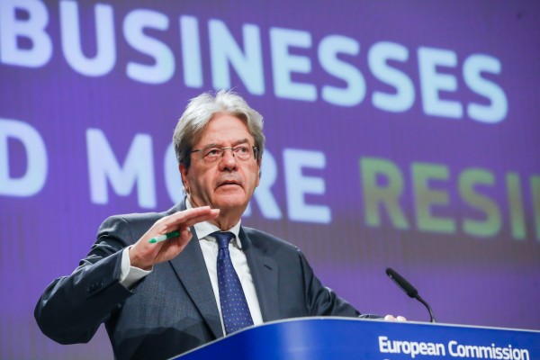Bruselas propondrá mantener suspendidas las reglas de déficit y deuda en 2023

