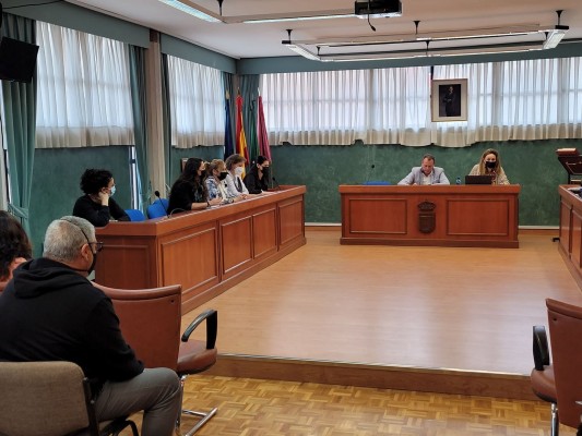 Crisis en Ceutí: el alcalde del PP responde al plante de Ciudadanos y destituye a su concejala