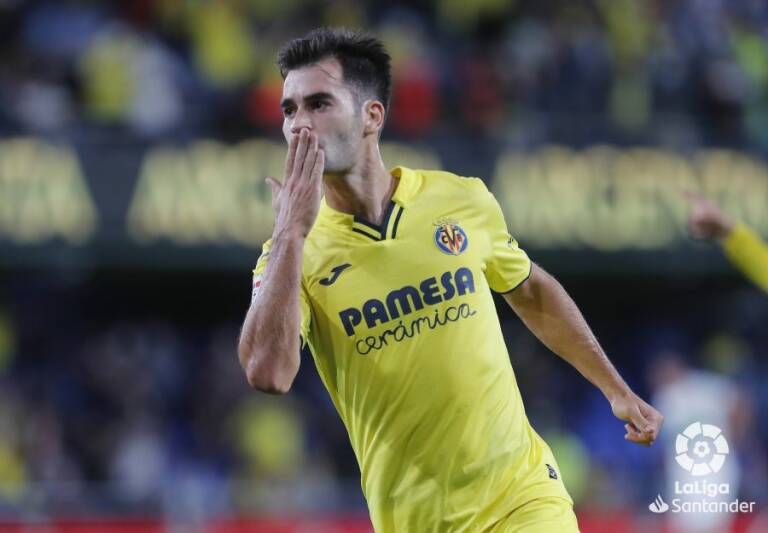 Trigueros puede igualar en Barcelona el récord de partidos oficiales de Bruno
